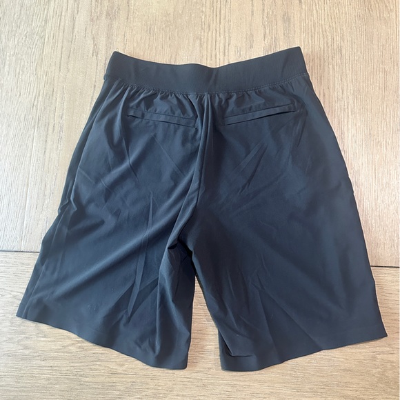 Athleta Shorts Size 2 Black Casual Travel Bermuda Walking - Picture 7 of 8
